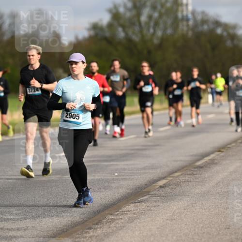 12.04.2026 - 45. Internationalen Wilhelmsburger Insellauf Dr. Thomas Lammeyer http://msf.ph/oto/9435199 12.04.2026 09:23:46 Laufen 3724, 2905 meine-sportfotos.de
