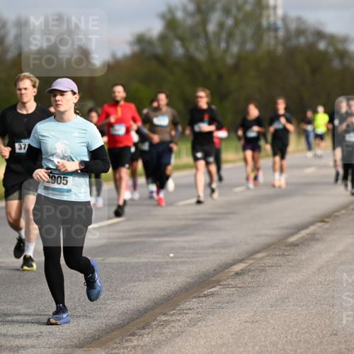 12.04.2026 - 45. Internationalen Wilhelmsburger Insellauf Dr. Thomas Lammeyer http://msf.ph/oto/9435203 12.04.2026 09:23:46 Laufen 37, 2905 meine-sportfotos.de