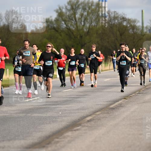 12.04.2026 - 45. Internationalen Wilhelmsburger Insellauf Dr. Thomas Lammeyer http://msf.ph/oto/9435217 12.04.2026 09:23:49 Laufen 2230, 2441, 2818, 4464, 5748, 3997, 971, 3059, 956, 3187, 4596, 215, 1597, 5352, 47, 5319 meine-sportfotos.de
