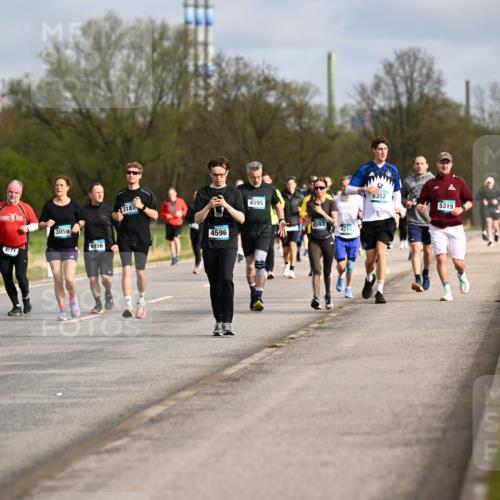 12.04.2026 - 45. Internationalen Wilhelmsburger Insellauf Dr. Thomas Lammeyer http://msf.ph/oto/9435224 12.04.2026 09:23:50 Laufen 5748, 3997, 4971, 3059, 4956, 3187, 4596, 4595, 4597, 4215, 5352, 5319 meine-sportfotos.de