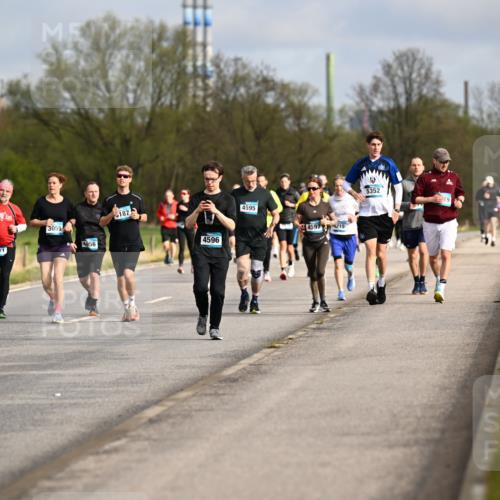 12.04.2026 - 45. Internationalen Wilhelmsburger Insellauf Dr. Thomas Lammeyer http://msf.ph/oto/9435226 12.04.2026 09:23:50 Laufen 5748, 3997, 4971, 3059, 4956, 5187, 4596, 4595, 4597, 215, 5352 meine-sportfotos.de