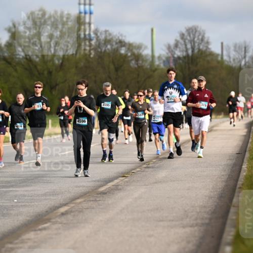 12.04.2026 - 45. Internationalen Wilhelmsburger Insellauf Dr. Thomas Lammeyer http://msf.ph/oto/9435232 12.04.2026 09:23:51 Laufen 97, 4971, 3059, 4956, 87, 4596, 4595, 1597, 4215, 5352, 319 meine-sportfotos.de