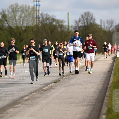 12.04.2026 - 45. Internationalen Wilhelmsburger Insellauf Dr. Thomas Lammeyer http://msf.ph/oto/9435234 12.04.2026 09:23:51 Laufen 4971, 3059, 4956, 3187, 4596, 4595, 4597, 4215, 5319 meine-sportfotos.de