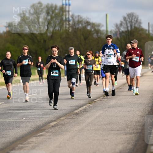 12.04.2026 - 45. Internationalen Wilhelmsburger Insellauf Dr. Thomas Lammeyer http://msf.ph/oto/9435239 12.04.2026 09:23:52 Laufen 4971, 3059, 4956, 87, 4596, 4595, 4597, 5352, 5319 meine-sportfotos.de