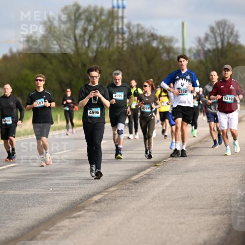 12.04.2026 - 45. Internationalen Wilhelmsburger Insellauf Dr. Thomas Lammeyer http://msf.ph/oto/9435242 12.04.2026 09:23:53 Laufen 4971, 3059, 4956, 187, 4596, 4595, 4597, 5352, 5319 meine-sportfotos.de