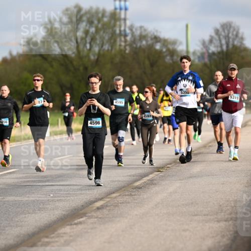12.04.2026 - 45. Internationalen Wilhelmsburger Insellauf Dr. Thomas Lammeyer http://msf.ph/oto/9435243 12.04.2026 09:23:53 Laufen 4971, 3059, 4956, 87, 4596, 4595, 4597, 535, 5319 meine-sportfotos.de