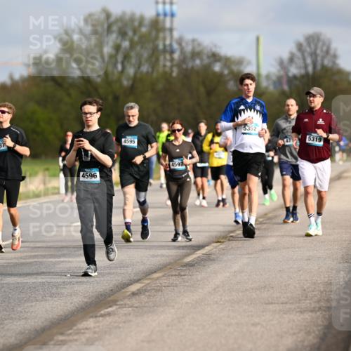 12.04.2026 - 45. Internationalen Wilhelmsburger Insellauf Dr. Thomas Lammeyer http://msf.ph/oto/9435251 12.04.2026 09:23:54 Laufen 3059, 56, 3187, 4596, 4595, 4597, 5352, 47, 5319 meine-sportfotos.de