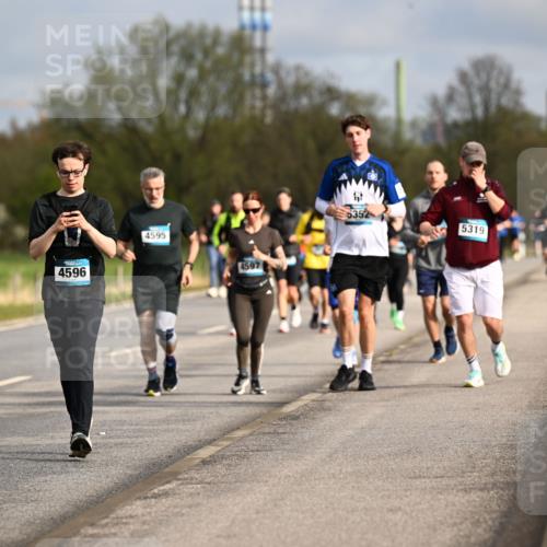 12.04.2026 - 45. Internationalen Wilhelmsburger Insellauf Dr. Thomas Lammeyer http://msf.ph/oto/9435256 12.04.2026 09:23:55 Laufen 410, 87, 4596, 4595, 4597, 5352, 5319 meine-sportfotos.de