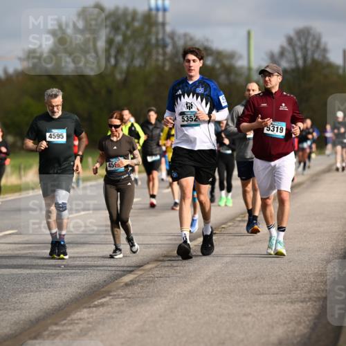12.04.2026 - 45. Internationalen Wilhelmsburger Insellauf Dr. Thomas Lammeyer http://msf.ph/oto/9435264 12.04.2026 09:23:57 Laufen 4596, 4595, 459, 5352, 5319 meine-sportfotos.de