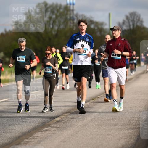 12.04.2026 - 45. Internationalen Wilhelmsburger Insellauf Dr. Thomas Lammeyer http://msf.ph/oto/9435267 12.04.2026 09:23:57 Laufen 4596, 4595, 4597, 32, 5319 meine-sportfotos.de