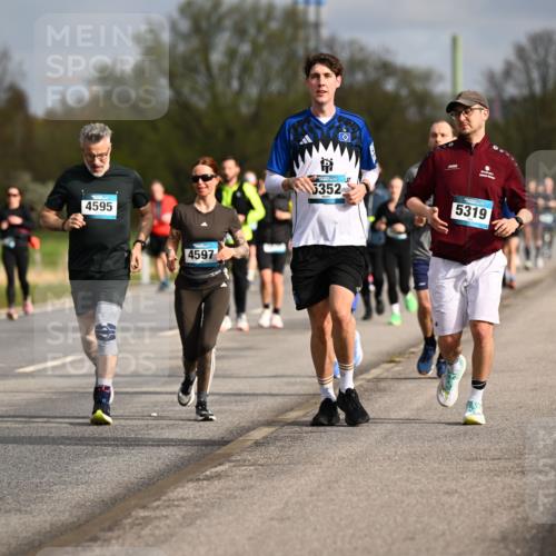 12.04.2026 - 45. Internationalen Wilhelmsburger Insellauf Dr. Thomas Lammeyer http://msf.ph/oto/9435271 12.04.2026 09:23:58 Laufen 6, 4595, 4597, 5352, 5319 meine-sportfotos.de
