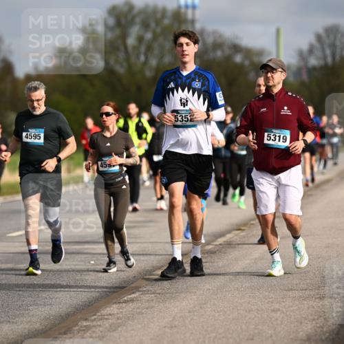 12.04.2026 - 45. Internationalen Wilhelmsburger Insellauf Dr. Thomas Lammeyer http://msf.ph/oto/9435274 12.04.2026 09:23:58 Laufen 239, 4595, 455, 5352, 5319 meine-sportfotos.de