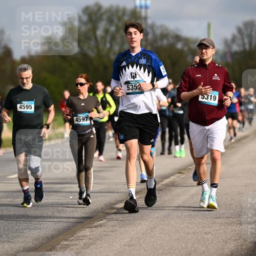12.04.2026 - 45. Internationalen Wilhelmsburger Insellauf Dr. Thomas Lammeyer http://msf.ph/oto/9435275 12.04.2026 09:23:58 Laufen 4595, 4597, 2, 5352, 5319 meine-sportfotos.de