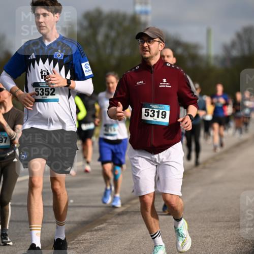 12.04.2026 - 45. Internationalen Wilhelmsburger Insellauf Dr. Thomas Lammeyer http://msf.ph/oto/9435284 12.04.2026 09:24:00 Laufen 4597, 5352, 7215, 5319 meine-sportfotos.de
