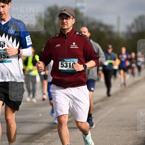 12.04.2026 - 45. Internationalen Wilhelmsburger Insellauf Dr. Thomas Lammeyer http://msf.ph/oto/9435289 12.04.2026 09:24:01 Laufen 4597, 5352, 5319 meine-sportfotos.de