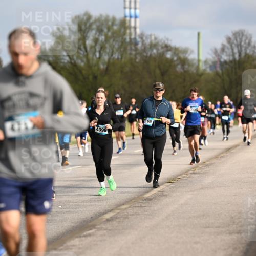 12.04.2026 - 45. Internationalen Wilhelmsburger Insellauf Dr. Thomas Lammeyer http://msf.ph/oto/9435299 12.04.2026 09:24:03 Laufen 415, 4396, 169, 2821 meine-sportfotos.de