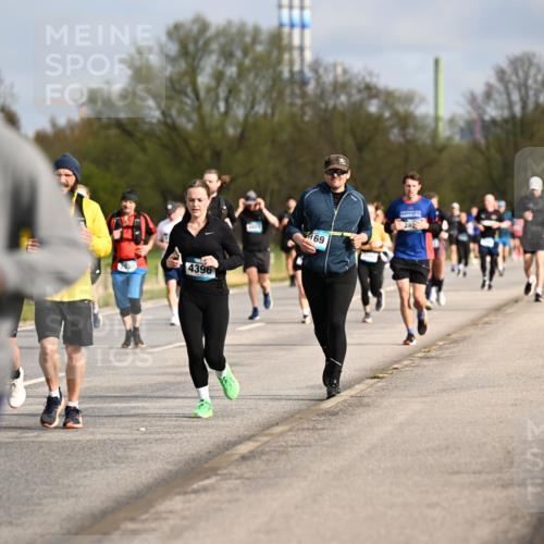 12.04.2026 - 45. Internationalen Wilhelmsburger Insellauf Dr. Thomas Lammeyer http://msf.ph/oto/9435304 12.04.2026 09:24:04 Laufen 4396, 169 meine-sportfotos.de