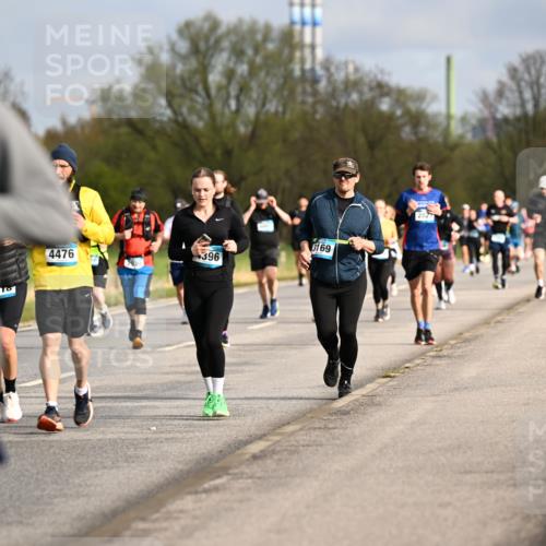 12.04.2026 - 45. Internationalen Wilhelmsburger Insellauf Dr. Thomas Lammeyer http://msf.ph/oto/9435305 12.04.2026 09:24:04 Laufen 4717, 816, 4476, 396, 3169, 282 meine-sportfotos.de
