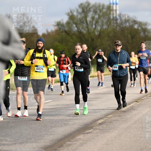 12.04.2026 - 45. Internationalen Wilhelmsburger Insellauf Dr. Thomas Lammeyer http://msf.ph/oto/9435308 12.04.2026 09:24:05 Laufen 5818, 169, 4396, 4476, 2823 meine-sportfotos.de