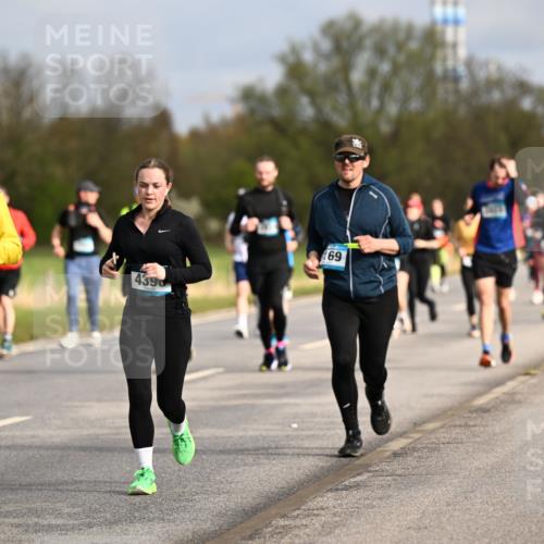 12.04.2026 - 45. Internationalen Wilhelmsburger Insellauf Dr. Thomas Lammeyer http://msf.ph/oto/9435315 12.04.2026 09:24:07 Laufen 4476, 4390, 169 meine-sportfotos.de