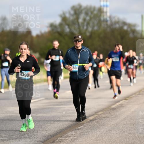 12.04.2026 - 45. Internationalen Wilhelmsburger Insellauf Dr. Thomas Lammeyer http://msf.ph/oto/9435316 12.04.2026 09:24:07 Laufen 476, 4396, 69 meine-sportfotos.de