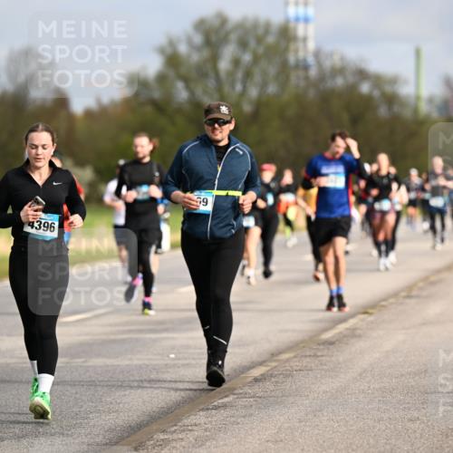 12.04.2026 - 45. Internationalen Wilhelmsburger Insellauf Dr. Thomas Lammeyer http://msf.ph/oto/9435317 12.04.2026 09:24:07 Laufen 4396, 59 meine-sportfotos.de