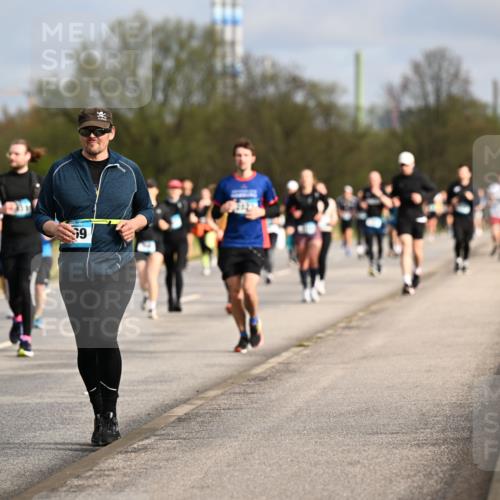 12.04.2026 - 45. Internationalen Wilhelmsburger Insellauf Dr. Thomas Lammeyer http://msf.ph/oto/9435318 12.04.2026 09:24:08 Laufen 396, 69 meine-sportfotos.de