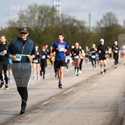 12.04.2026 - 45. Internationalen Wilhelmsburger Insellauf Dr. Thomas Lammeyer http://msf.ph/oto/9435319 12.04.2026 09:24:08 Laufen 69, 9 meine-sportfotos.de