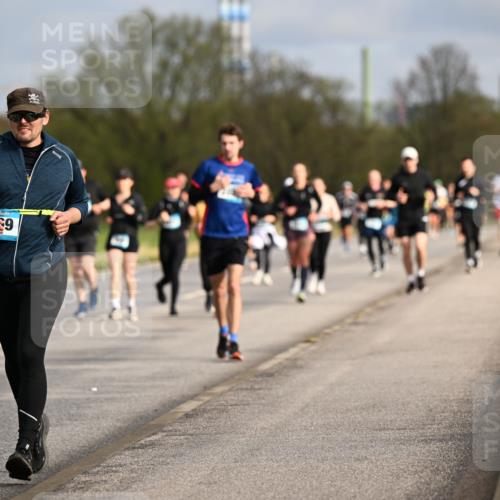 12.04.2026 - 45. Internationalen Wilhelmsburger Insellauf Dr. Thomas Lammeyer http://msf.ph/oto/9435324 12.04.2026 09:24:09 Laufen 9 meine-sportfotos.de