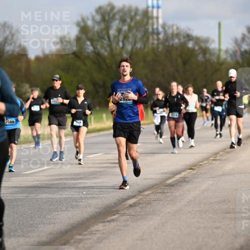 12.04.2026 - 45. Internationalen Wilhelmsburger Insellauf Dr. Thomas Lammeyer http://msf.ph/oto/9435327 12.04.2026 09:24:10 Laufen 69, 2569, 480, 2825 meine-sportfotos.de