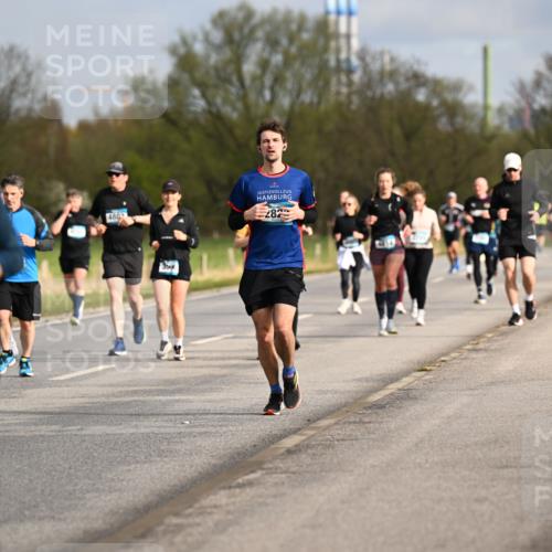 12.04.2026 - 45. Internationalen Wilhelmsburger Insellauf Dr. Thomas Lammeyer http://msf.ph/oto/9435328 12.04.2026 09:24:10 Laufen 69, 4802, 354, 282 meine-sportfotos.de