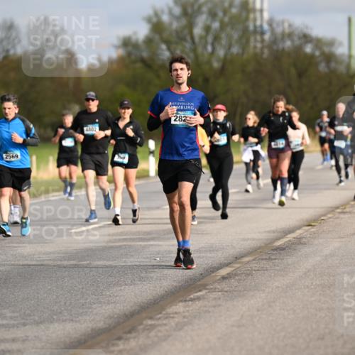 12.04.2026 - 45. Internationalen Wilhelmsburger Insellauf Dr. Thomas Lammeyer http://msf.ph/oto/9435334 12.04.2026 09:24:11 Laufen 2569, 4802, 282 meine-sportfotos.de
