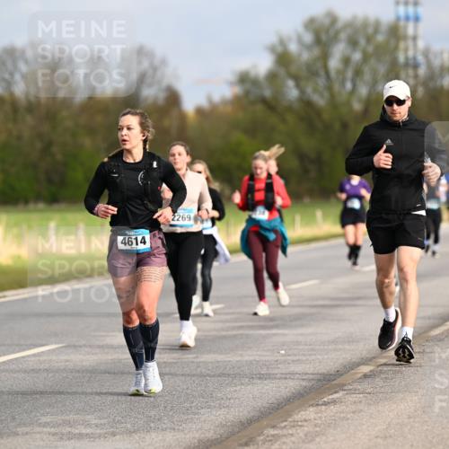 12.04.2026 - 45. Internationalen Wilhelmsburger Insellauf Dr. Thomas Lammeyer http://msf.ph/oto/9435366 12.04.2026 09:24:18 Laufen 4614, 2269, 4654 meine-sportfotos.de