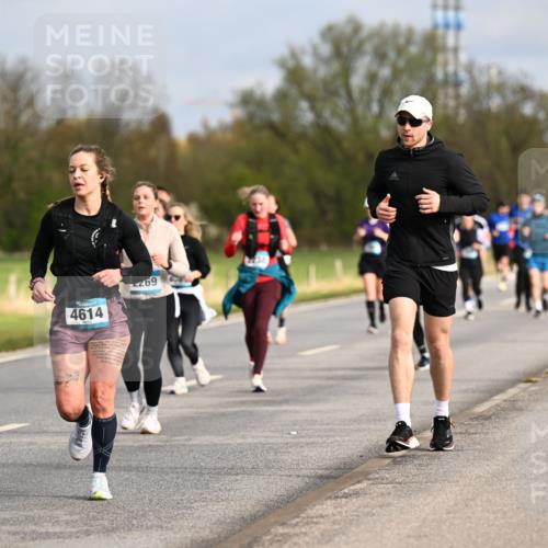 12.04.2026 - 45. Internationalen Wilhelmsburger Insellauf Dr. Thomas Lammeyer http://msf.ph/oto/9435368 12.04.2026 09:24:18 Laufen 4614, 6977, 4654 meine-sportfotos.de