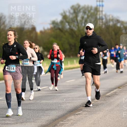 12.04.2026 - 45. Internationalen Wilhelmsburger Insellauf Dr. Thomas Lammeyer http://msf.ph/oto/9435369 12.04.2026 09:24:18 Laufen 4614, 2269, 7438 meine-sportfotos.de