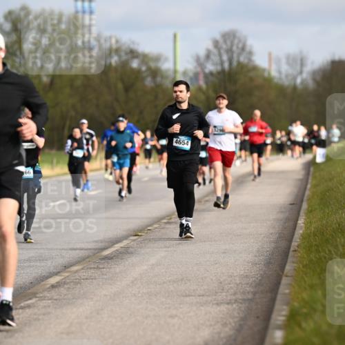 12.04.2026 - 45. Internationalen Wilhelmsburger Insellauf Dr. Thomas Lammeyer http://msf.ph/oto/9435372 12.04.2026 09:24:20 Laufen 4654, 8, 66 meine-sportfotos.de
