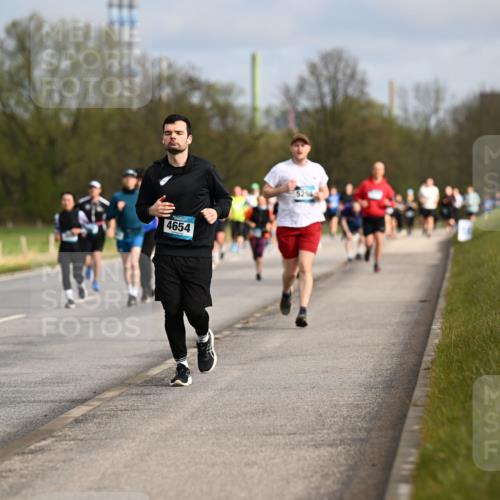 12.04.2026 - 45. Internationalen Wilhelmsburger Insellauf Dr. Thomas Lammeyer http://msf.ph/oto/9435380 12.04.2026 09:24:22 Laufen 4654, 2166, 5294 meine-sportfotos.de