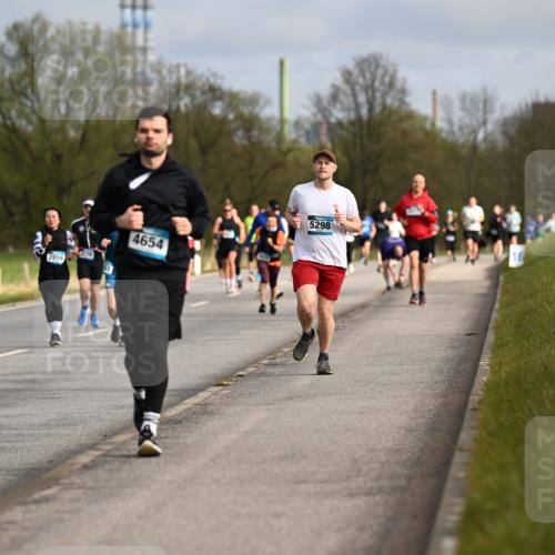 12.04.2026 - 45. Internationalen Wilhelmsburger Insellauf Dr. Thomas Lammeyer http://msf.ph/oto/9435382 12.04.2026 09:24:23 Laufen 2859, 4654, 2166, 5298 meine-sportfotos.de