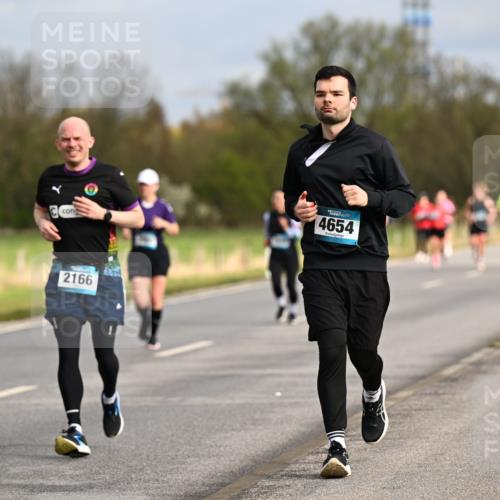 12.04.2026 - 45. Internationalen Wilhelmsburger Insellauf Dr. Thomas Lammeyer http://msf.ph/oto/9435390 12.04.2026 09:24:24 Laufen 4654, 2166 meine-sportfotos.de