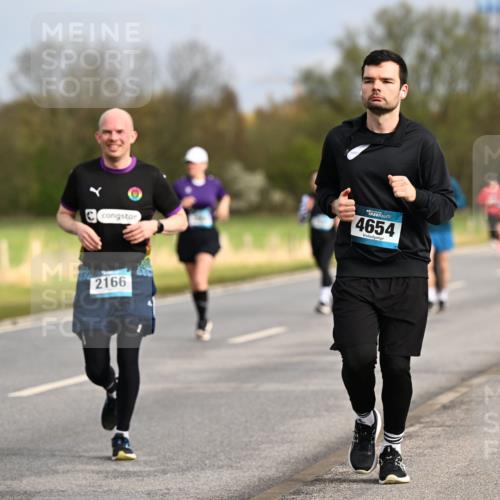 12.04.2026 - 45. Internationalen Wilhelmsburger Insellauf Dr. Thomas Lammeyer http://msf.ph/oto/9435393 12.04.2026 09:24:25 Laufen 4654, 2166, 3200 meine-sportfotos.de