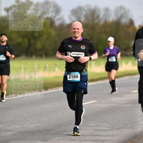 12.04.2026 - 45. Internationalen Wilhelmsburger Insellauf Dr. Thomas Lammeyer http://msf.ph/oto/9435395 12.04.2026 09:24:25 Laufen 5533, 4654, 2166 meine-sportfotos.de