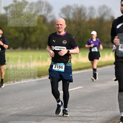 12.04.2026 - 45. Internationalen Wilhelmsburger Insellauf Dr. Thomas Lammeyer http://msf.ph/oto/9435396 12.04.2026 09:24:26 Laufen 5533, 4654, 2166 meine-sportfotos.de