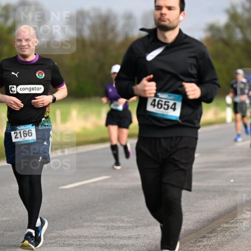 12.04.2026 - 45. Internationalen Wilhelmsburger Insellauf Dr. Thomas Lammeyer http://msf.ph/oto/9435399 12.04.2026 09:24:26 Laufen 4654, 2166 meine-sportfotos.de