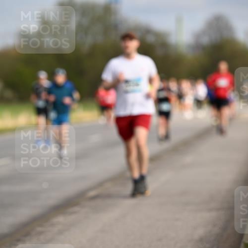 12.04.2026 - 45. Internationalen Wilhelmsburger Insellauf Dr. Thomas Lammeyer http://msf.ph/oto/9435404 12.04.2026 09:24:27 Laufen  meine-sportfotos.de
