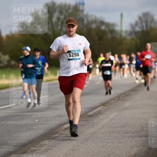 12.04.2026 - 45. Internationalen Wilhelmsburger Insellauf Dr. Thomas Lammeyer http://msf.ph/oto/9435405 12.04.2026 09:24:28 Laufen 5298 meine-sportfotos.de