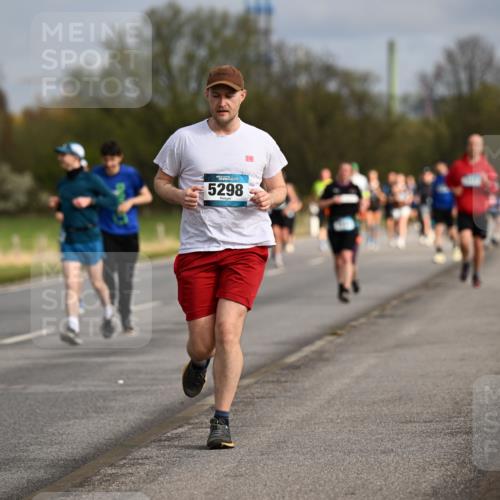 12.04.2026 - 45. Internationalen Wilhelmsburger Insellauf Dr. Thomas Lammeyer http://msf.ph/oto/9435406 12.04.2026 09:24:28 Laufen 5298 meine-sportfotos.de