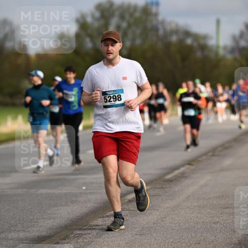 12.04.2026 - 45. Internationalen Wilhelmsburger Insellauf Dr. Thomas Lammeyer http://msf.ph/oto/9435409 12.04.2026 09:24:28 Laufen 5298 meine-sportfotos.de