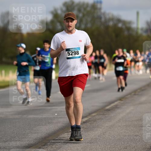 12.04.2026 - 45. Internationalen Wilhelmsburger Insellauf Dr. Thomas Lammeyer http://msf.ph/oto/9435410 12.04.2026 09:24:28 Laufen 5298 meine-sportfotos.de