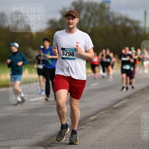 12.04.2026 - 45. Internationalen Wilhelmsburger Insellauf Dr. Thomas Lammeyer http://msf.ph/oto/9435411 12.04.2026 09:24:29 Laufen 5298 meine-sportfotos.de
