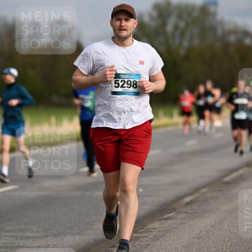 12.04.2026 - 45. Internationalen Wilhelmsburger Insellauf Dr. Thomas Lammeyer http://msf.ph/oto/9435415 12.04.2026 09:24:29 Laufen 5298 meine-sportfotos.de